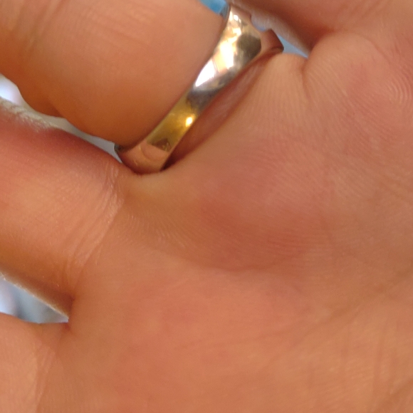 Ring - Picture 2 of 2